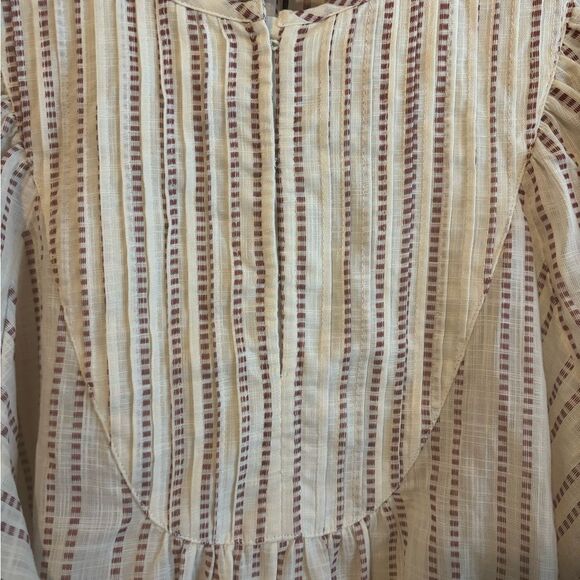 Elizabeth and James Peasant Balloon sleeve Blouse with Subtle Stripes - Picture 5 of 11